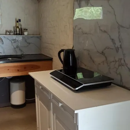 Σπίτι διακοπών Korentil . Cosy House With Private Garden