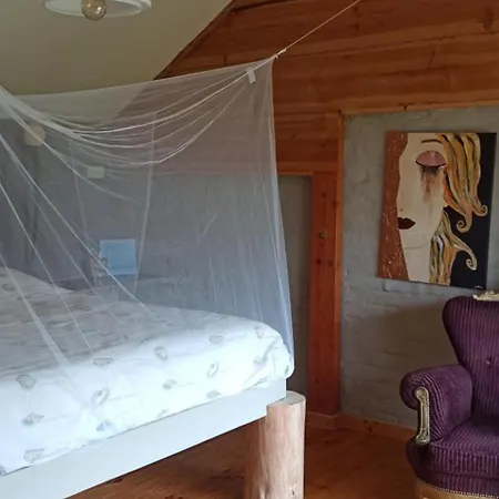 Σπίτι διακοπών Korentil . Cosy House With Private Garden *